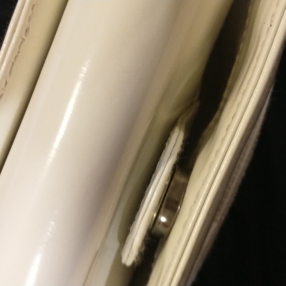 Authentic Gucci (Mini) - Picture 7 of 16